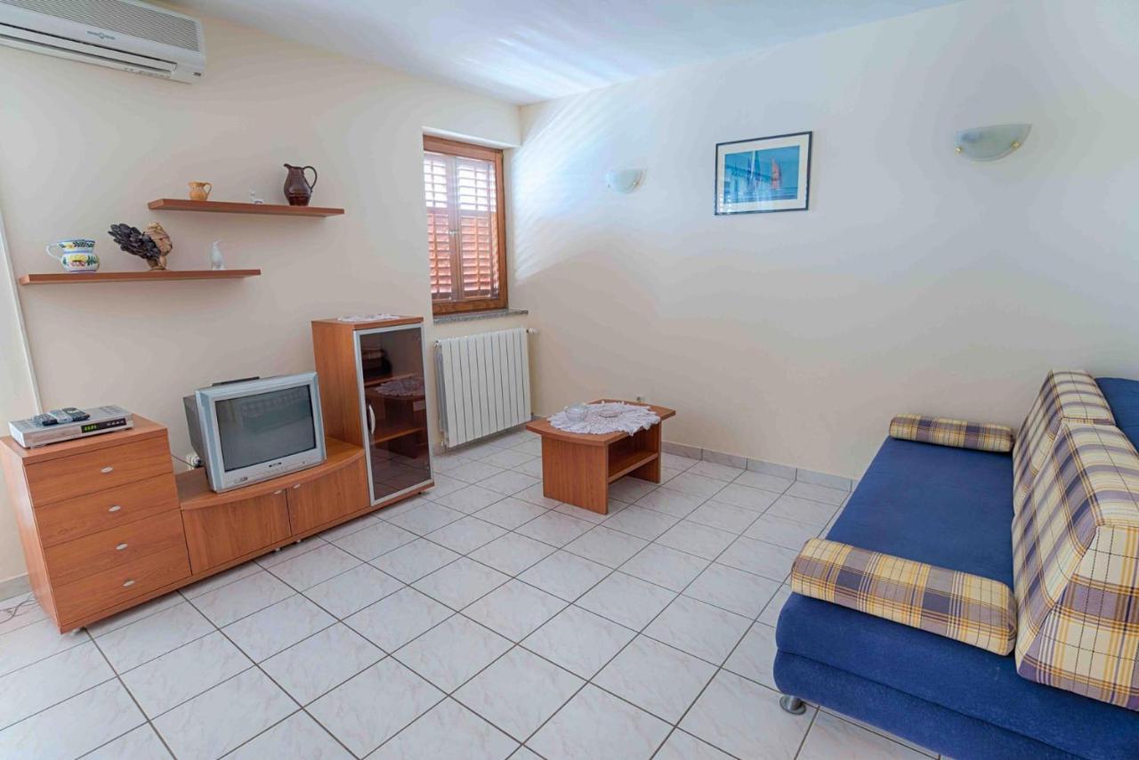 Apartament Ariela At The Beach Stara Novalja Zewnętrze zdjęcie