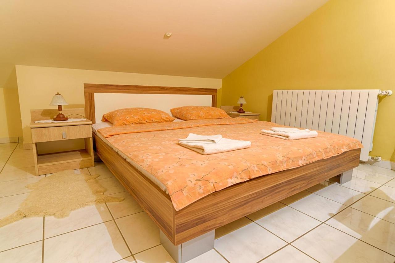 Apartament Ariela At The Beach Stara Novalja Zewnętrze zdjęcie