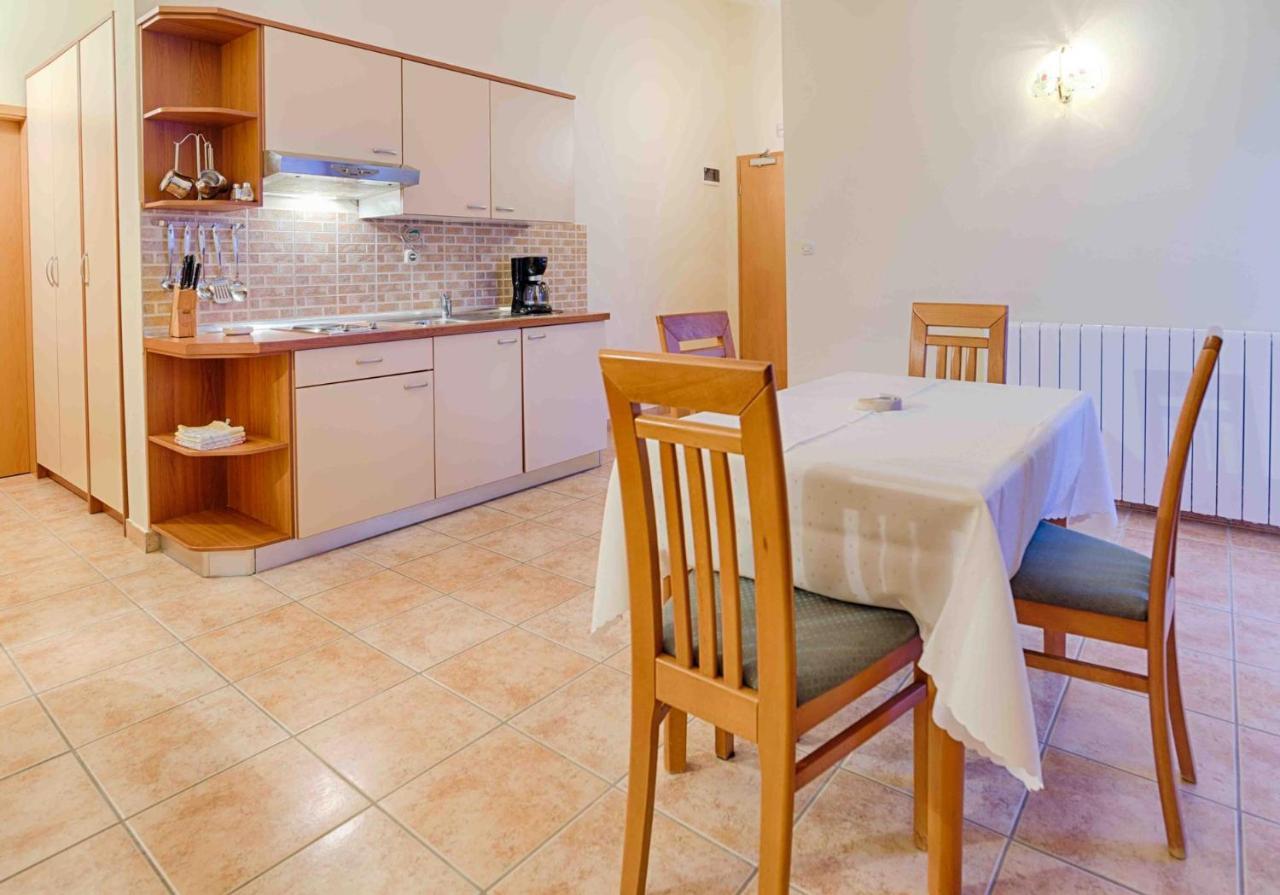 Apartament Ariela At The Beach Stara Novalja Zewnętrze zdjęcie