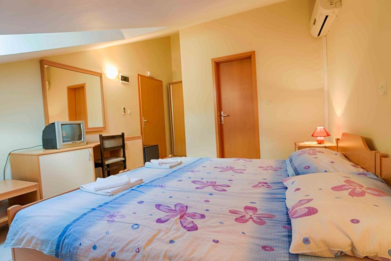 Apartament Ariela At The Beach Stara Novalja Zewnętrze zdjęcie